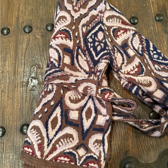 FARM Rio Multicolor Patterned Sweater - Picture 5 of 9